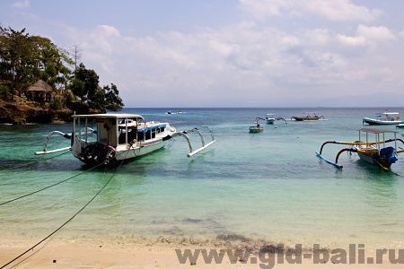 Пляж Mushroom Bay на острове Лембонган (Nusa Lembongan)